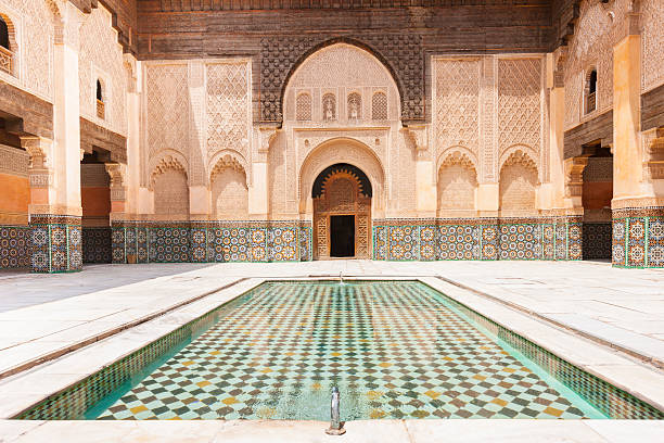 madraçal ali ben youssef marrakech, marrocos - roof tile architectural detail architecture and buildings built structure - fotografias e filmes do acervo