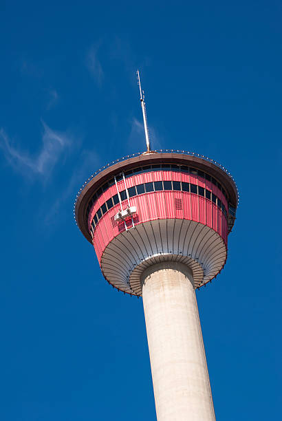 wieża w calgary - steeple outdoors vertical alberta zdjęcia i obrazy z banku zdjęć