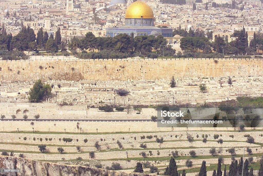 Cupola della Roccia a Gerusalemme antica città - Foto stock royalty-free di Antico - Condizione