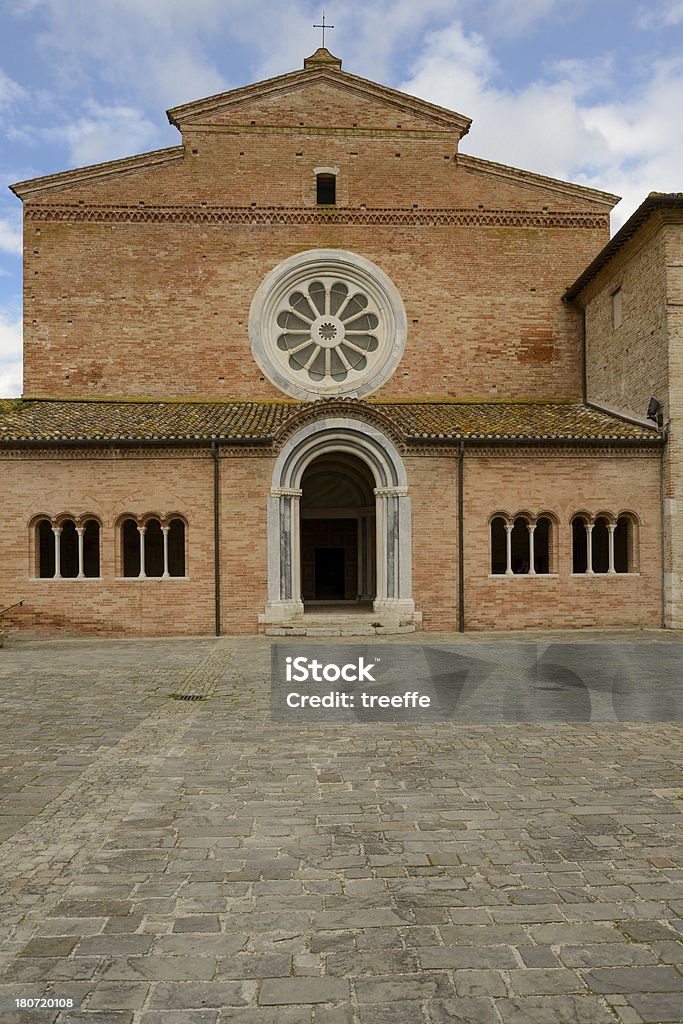 Fiastra's Abbey - Foto de stock de Abadia - Mosteiro royalty-free