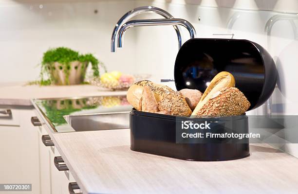 Bread Box Stockfoto und mehr Bilder von Brotkasten - Brotkasten, Brotsorte, Bagel