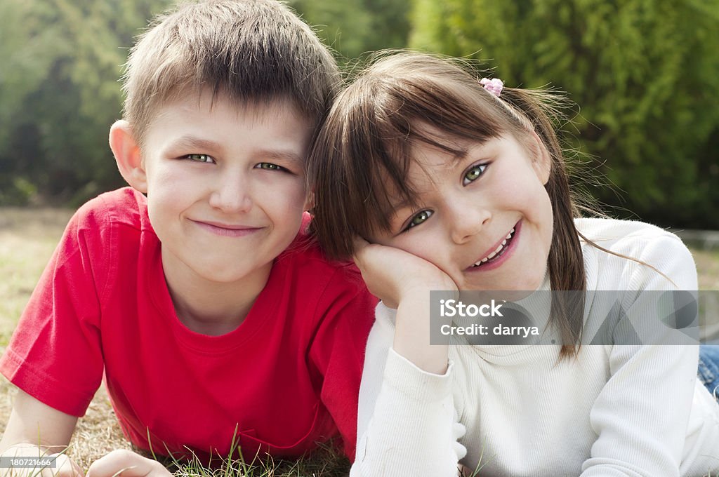 Glückliche Kinder im Freien - Lizenzfrei 6-7 Jahre Stock-Foto