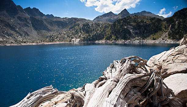 trullo 湖 - hoirzontal ストックフォトと画像