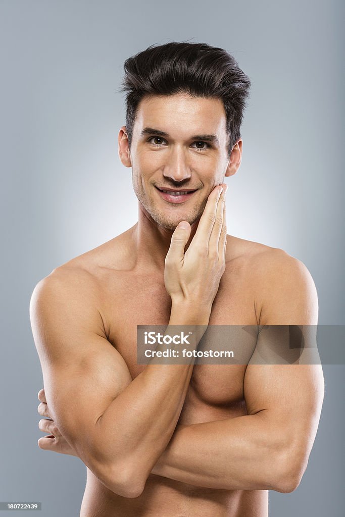 Hombre moda modelo posando - Foto de stock de 20 a 29 años libre de derechos