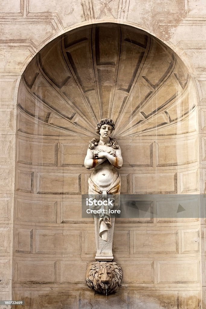 Brunnen, Rom - Lizenzfrei Nische - Architektonisches Detail Stock-Foto