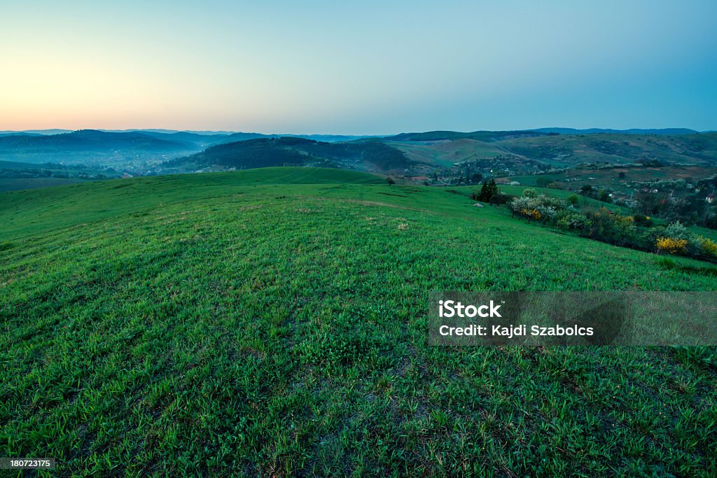 Amanhecer no hills - Foto de stock de Azul royalty-free