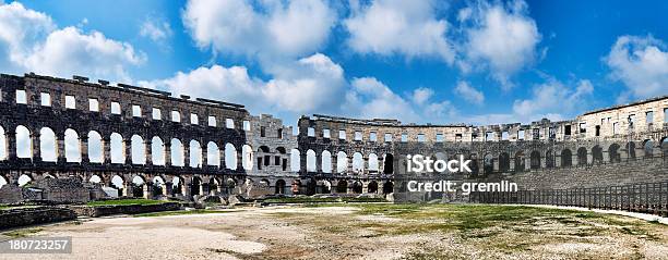 Anfiteatro Romano En Pula Croacia Foto de stock y más banco de imágenes de Anfiteatro - Anfiteatro, Anfiteatro de Pula, Ciudades capitales