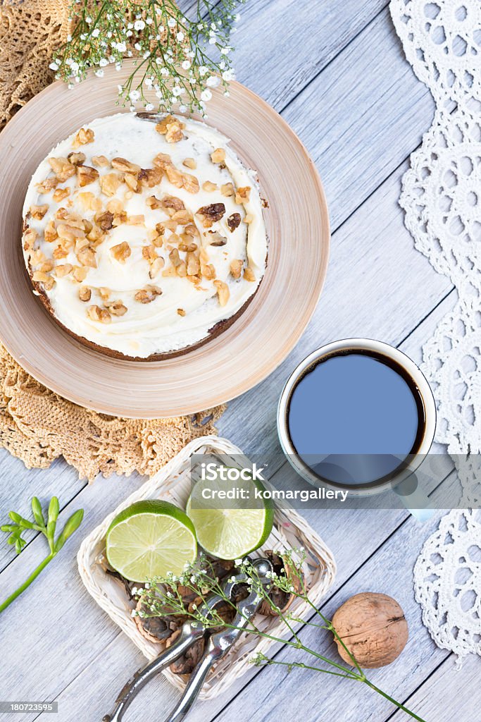 Pastel de zanahoria con nueces - Foto de stock de Alimento libre de derechos