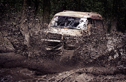 dirty off-road race