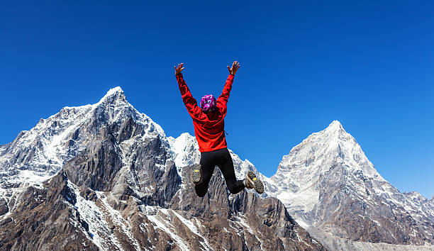 最上階の世界。 - exploration mountain ice jumping ストックフォトと画像
