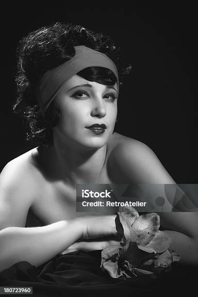 Estilo Década De 1940 Retrato De Mujer Foto de stock y más banco de imágenes de Cine negro - Cine negro, Retrato, 1940-1949