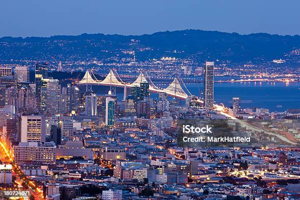 Baia Di San Francisco Al Crepuscolo - Fotografie stock e altre immagini di Ambientazione esterna - Ambientazione esterna, Appartamento, Architettura
