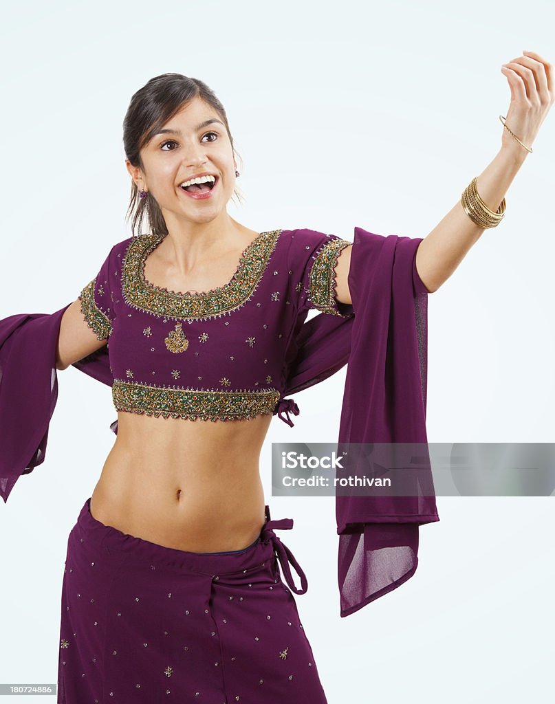아름다운 인도어 젊은 여자 댄스 brunette - 로열티 프리 20-29세 스톡 사진