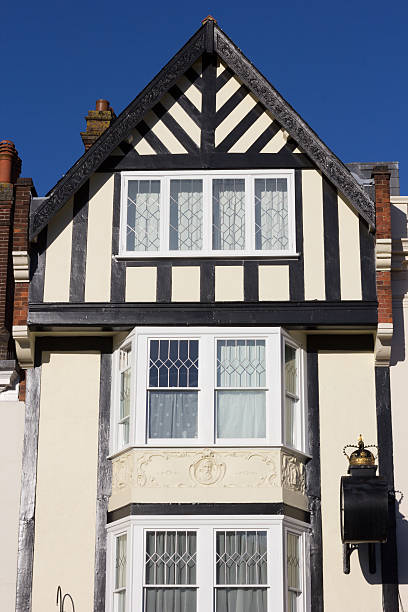 세븐옥스 영국 켄트에서 - sevenoaks half timbered tudor style window 뉴스 사진 이미지