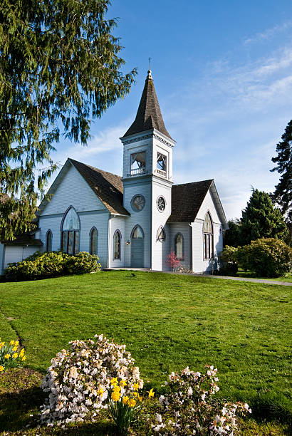 United Methodist Church (1884) The United Methodist Church in Vashon, Washington, USA was started in a log building in 1884. The log church was eventually razed and the new church was dedicated in 1908. jeff goulden puget sound stock pictures, royalty-free photos & images