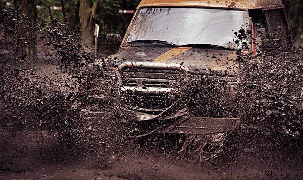 istock dirty off-road race 180725404