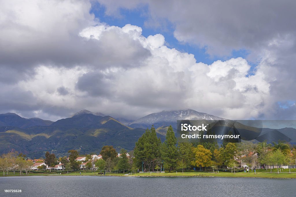 Lakeside com belas nuvens - Foto de stock de Rancho Santa Margarita royalty-free