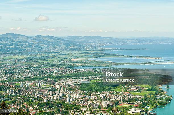 Vista Su Bregenz Austria Di Montagna Santis - Fotografie stock e altre immagini di Alpi - Alpi, Ambientazione esterna, Austria