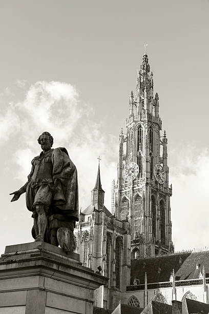 istock Cathedral of our Lady and Rubens statue 180726116