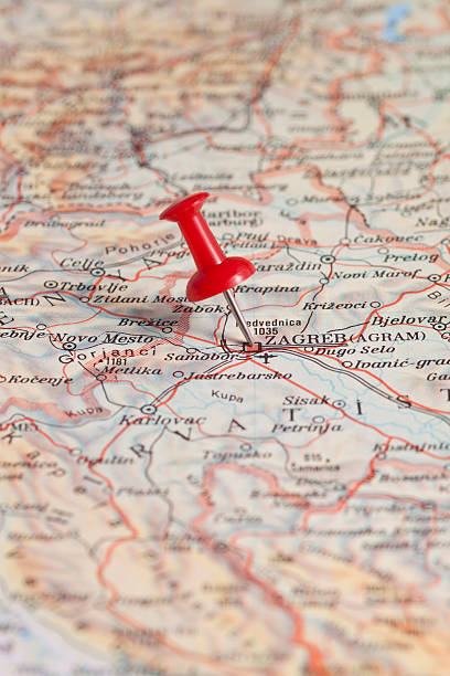 istock traveling in the report 180727292