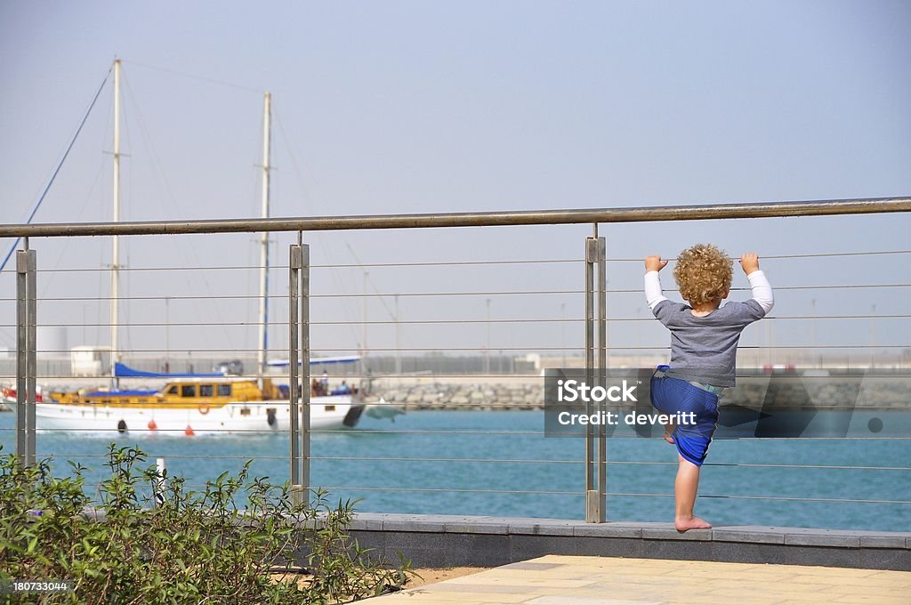 Abu Dhabi, A young boy at Al Zeina - Foto de stock de Isla de Yas libre de derechos