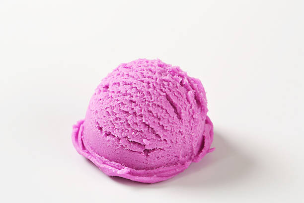istock Purple scoop of ice cream 180734582