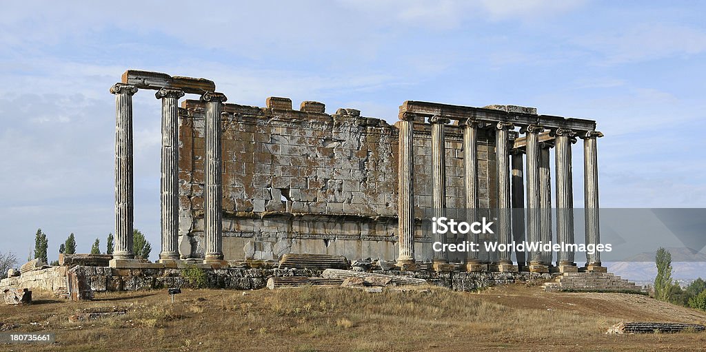 Il tempio di Zeus a Aizanoi - Foto stock royalty-free di A forma di blocco