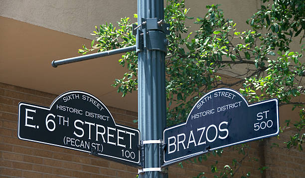 istock Sixth Street in Austin 180736695