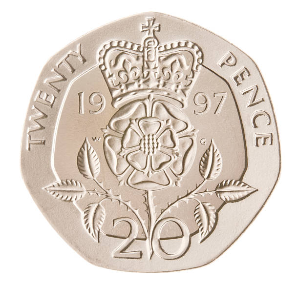 английская монета в 20 пенсов (с обтравка) - twenty pence coin стоковые фото и изображения