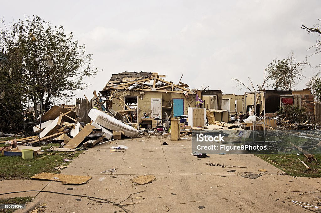 Détruit par Tornado - Photo de Oklahoma libre de droits