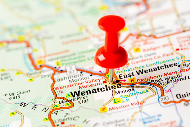 istock US capital cities on map series: Wenatchee, WA 180743098