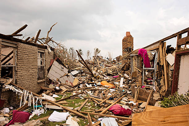 casas destruída - tornado ruined oklahoma environmental damage imagens e fotografias de stock