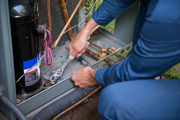 istock Air Conditioner Repairman 180743963