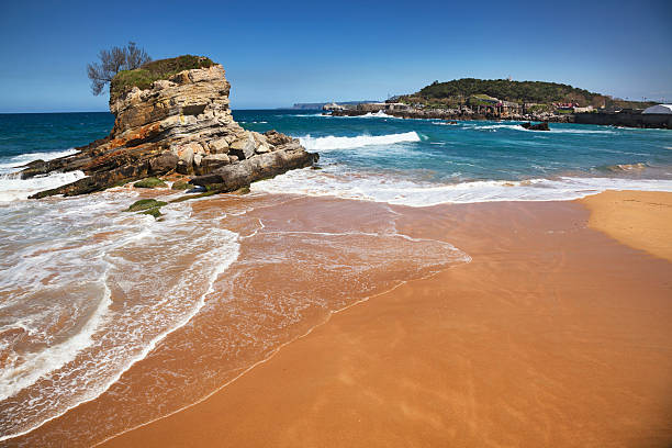sardinero beach, santander, españa - playa del silencio asturias fotografías e imágenes de stock