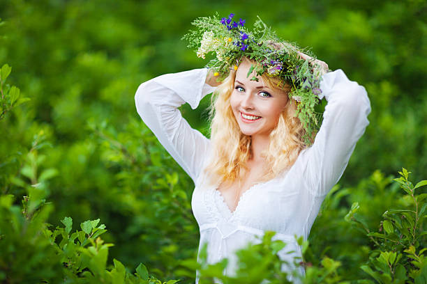 istock Wreath of flowers 180745370