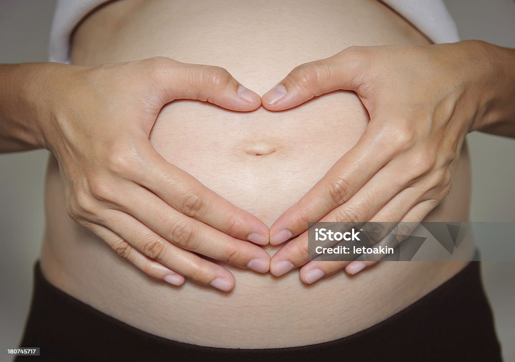 하트 모양 임신 세로는 - 로열티 프리 귀여운 스톡 사진
