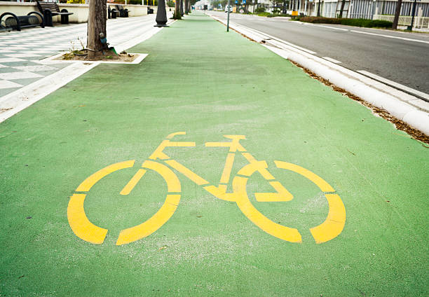 istock Bicycle Symbol On Green Cycle Line 180746027