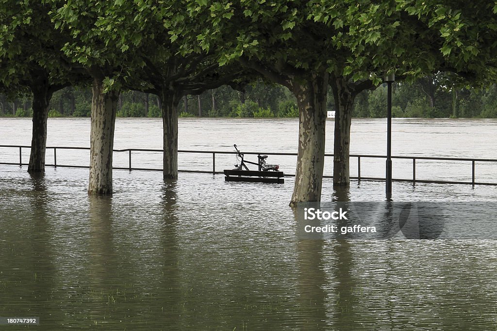 Inondation - Photo de Banc libre de droits