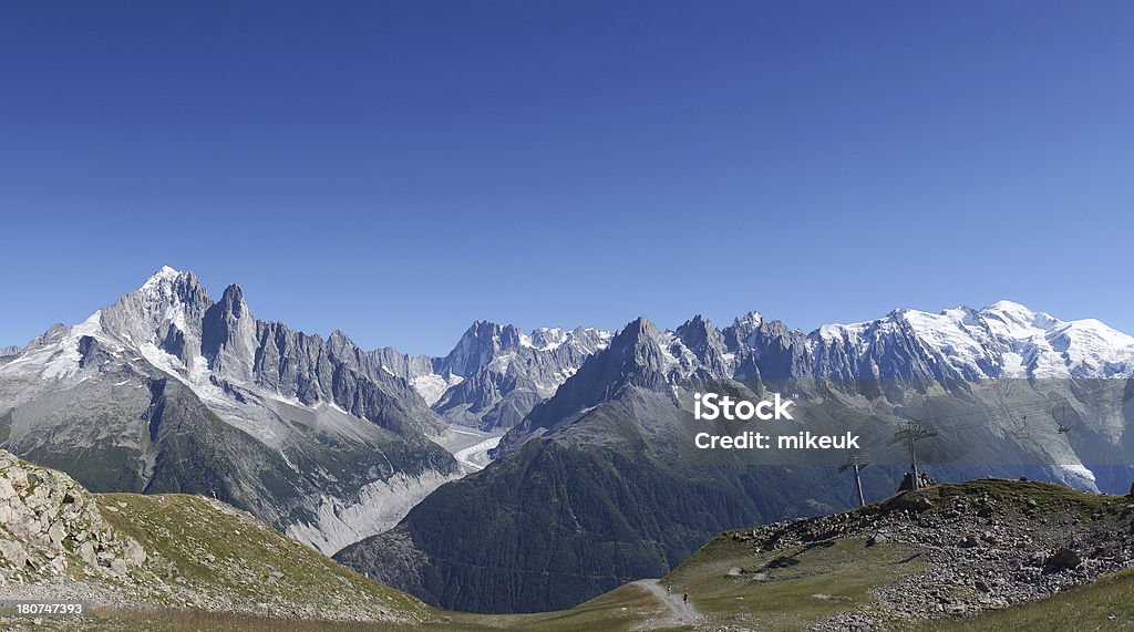 Valle di Chamonix Alpi francesi in estate - Foto stock royalty-free di Montagna