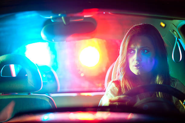 полицейский автомобиль в занятие - long vehicle flash стоковые фото и изображения