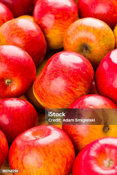 Roten Und Gelben Äpfeln Stockfoto und mehr Bilder von Antioxidationsmittel - Antioxidationsmittel, Apfel, Bildschärfe