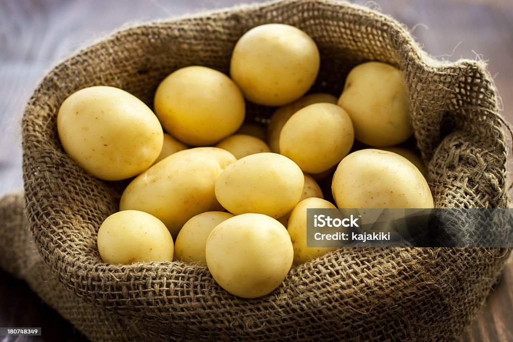 Nouvelles pommes de terre - Photo de Pomme de terre libre de droits