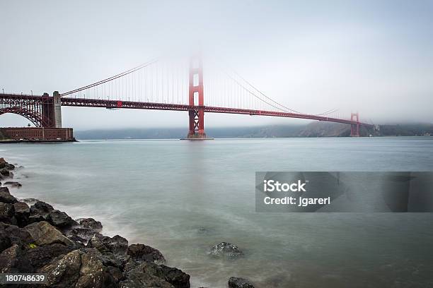 Puente Golden Gate Foto de stock y más banco de imágenes de Agua - Agua, Aire libre, Anochecer