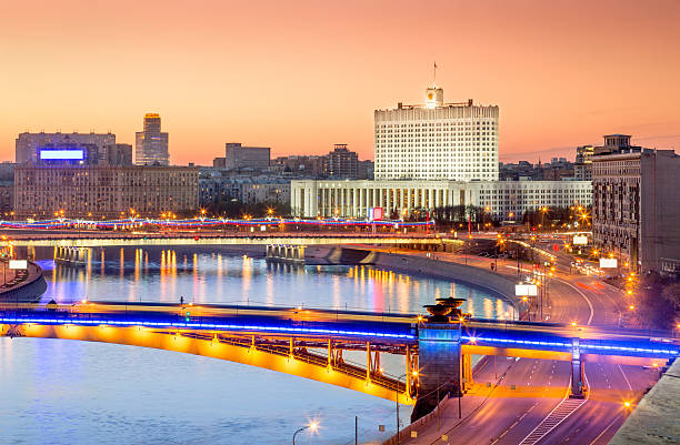 istock Moscow White House at night 180748980