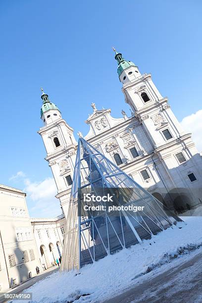Foto de Salzburger Dom e mais fotos de stock de Catedral de Salzburg - Catedral de Salzburg, Cidade, Céu - Fenômeno natural