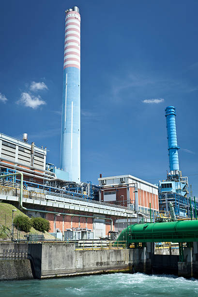 thermoelectric estação elétrica - river adda - fotografias e filmes do acervo