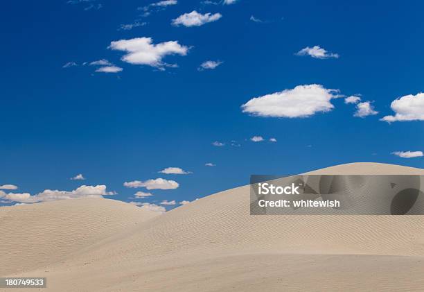 Dunas De Sand Foto de stock y más banco de imágenes de Abstracto - Abstracto, Aire libre, Amarillo - Color