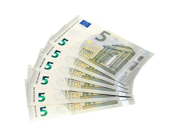 nuovo cinque eruos erunote - five euro banknote new paper currency currency foto e immagini stock