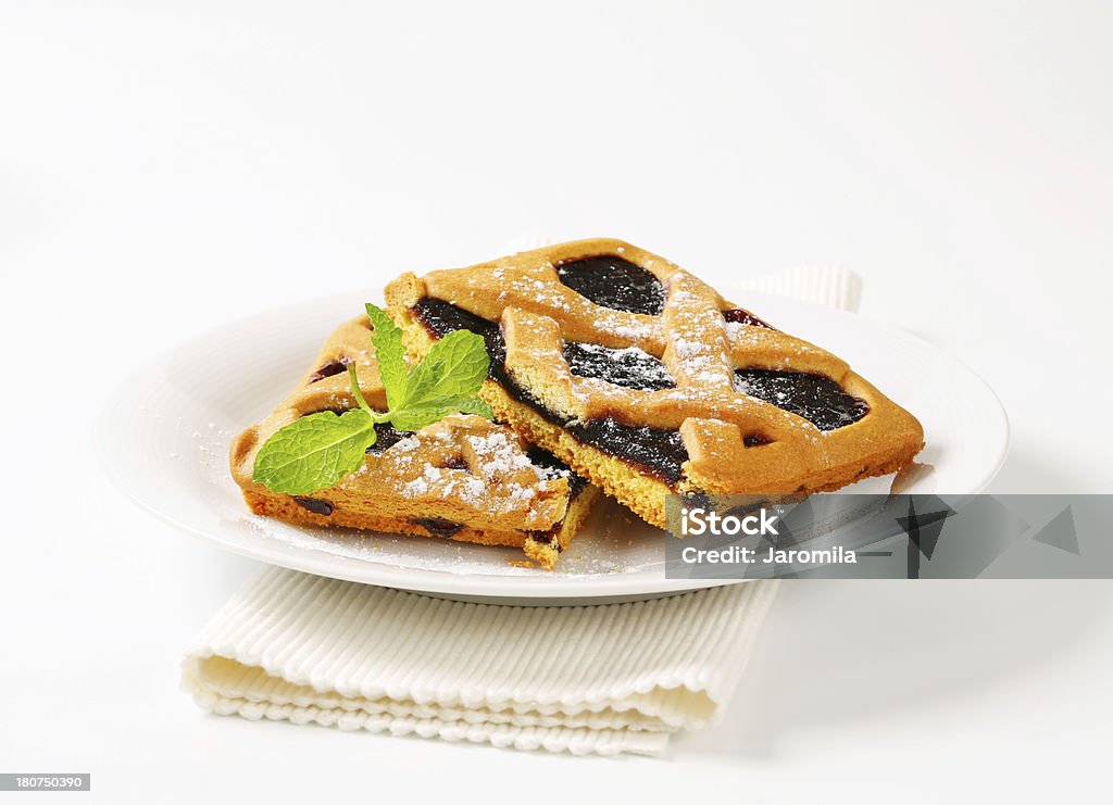 Crostata, italien tarte maison sur une assiette - Photo de Aliment en portion libre de droits