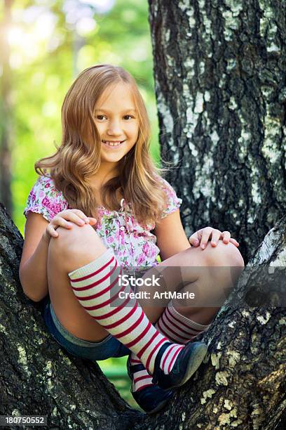 Feliz Verão Dias - Fotografias de stock e mais imagens de Raparigas - Raparigas, 8-9 Anos, Ao Ar Livre